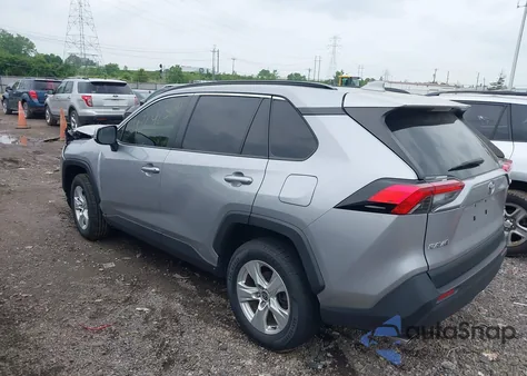 2020 Toyota Rav4 Xle z USA, uszkodzony, nr VIN JTMP1RFV9LD053179